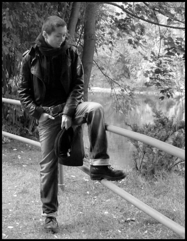 genderqueer,tg,agender,queergender,transgender,genderfuck,genderfluid,third gender,FtM,transexual,transsexual,transmasculine,butch,lesbian,Matya Dio,dyke,trans,tranny,writer,author,photograbber,painter,artwork, photographer,picture,genderfree,musician,singer,contemporary,alternative,noir,avant-garde,experimental,novelist,poet,photo partisan,genderless,andro,androgynous,trannyboi,transdyke,dilettante's hangout,cesky krumlov,european,artist,pseudo-intellectual,dilettante,eccentric,introverted,gay,transition,wordsmith